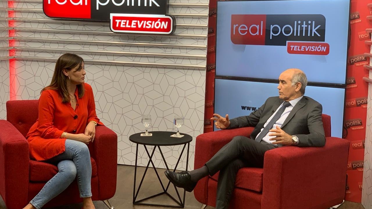 Daniel Salvador: “Recuperar la confianza de un país que la perdió por no cumplir no es fácil”
