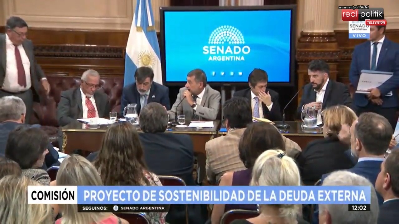 Comisión de presupuesto y hacienda en el Senado