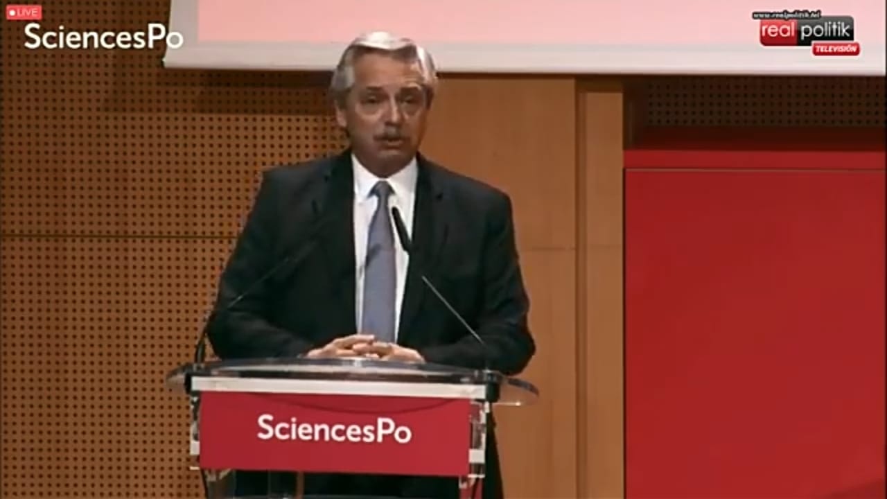 Conferencia de Alberto Fernández en el Instituto de Estudios Políticos de París