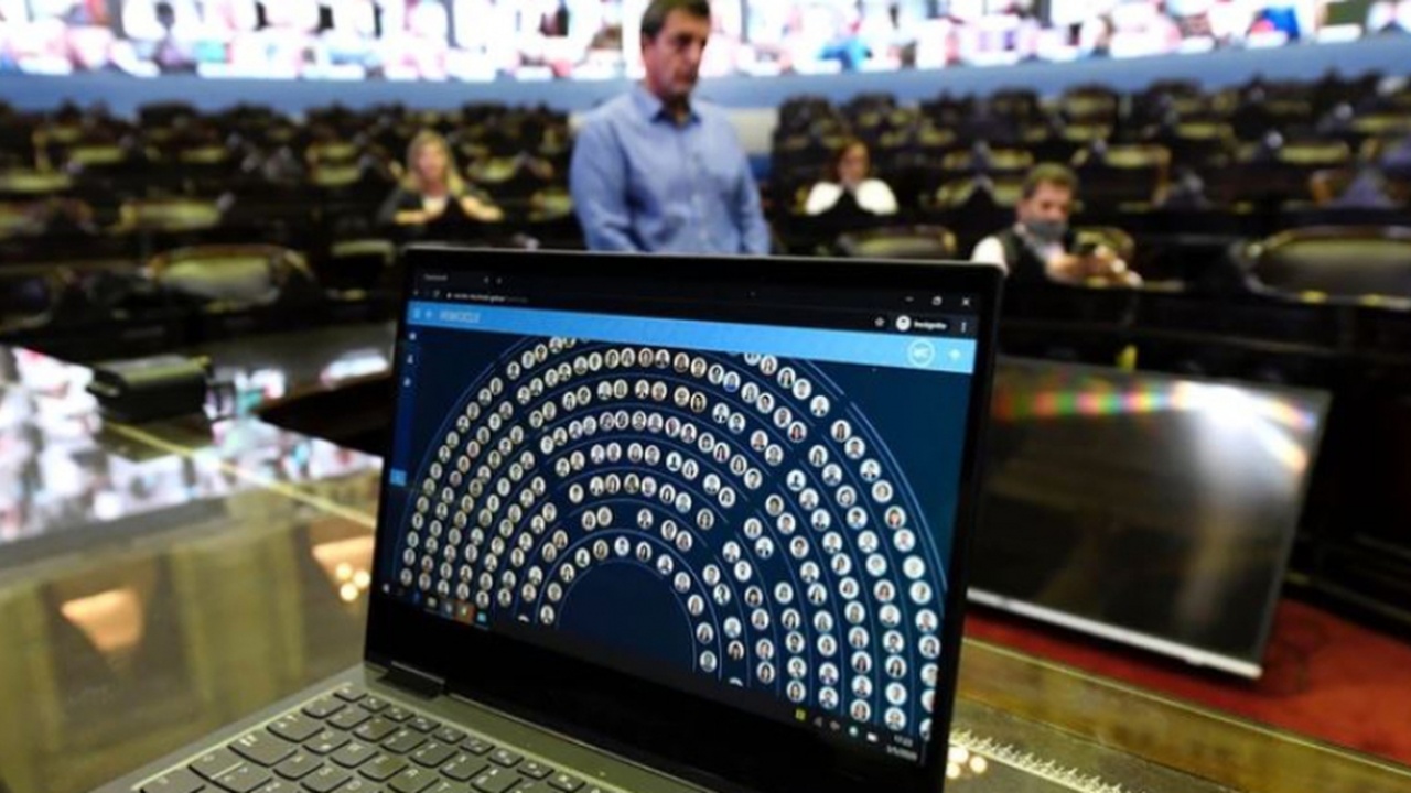 La Legislatura bonaerense sesiona por primera vez de manera virtual
