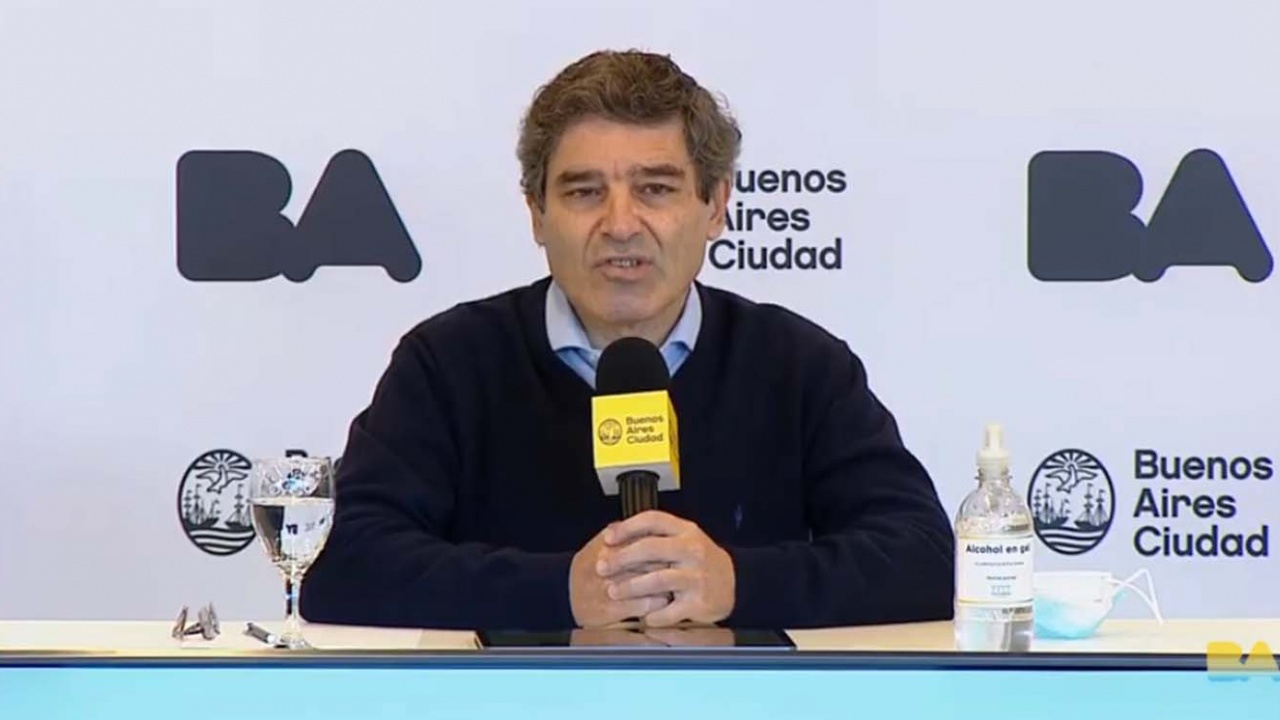 Quirós: "Tenemos por delante 5, 6 u 8 meses" hasta que llegue la vacuna contra el coronavirus