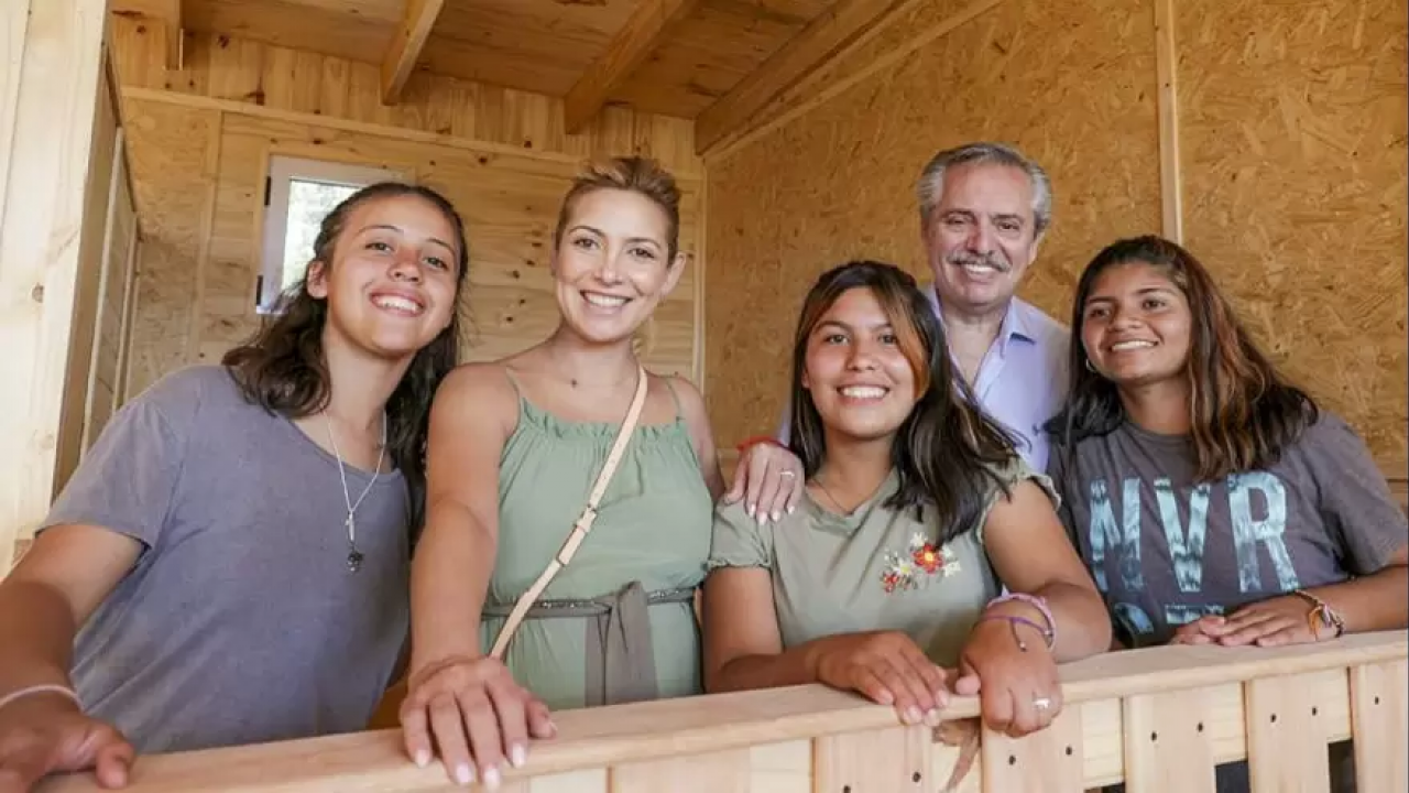 Alberto Fernández y Fabiola Yánez visitaron un hogar para chicos en guardia judicial